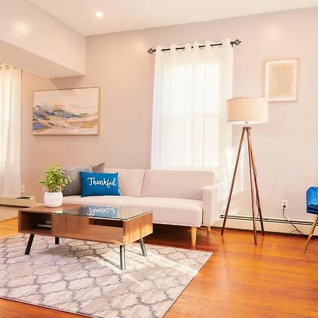 Cozy Apartment 1St 10Min Walk Downtown And City View Providence Esterno foto