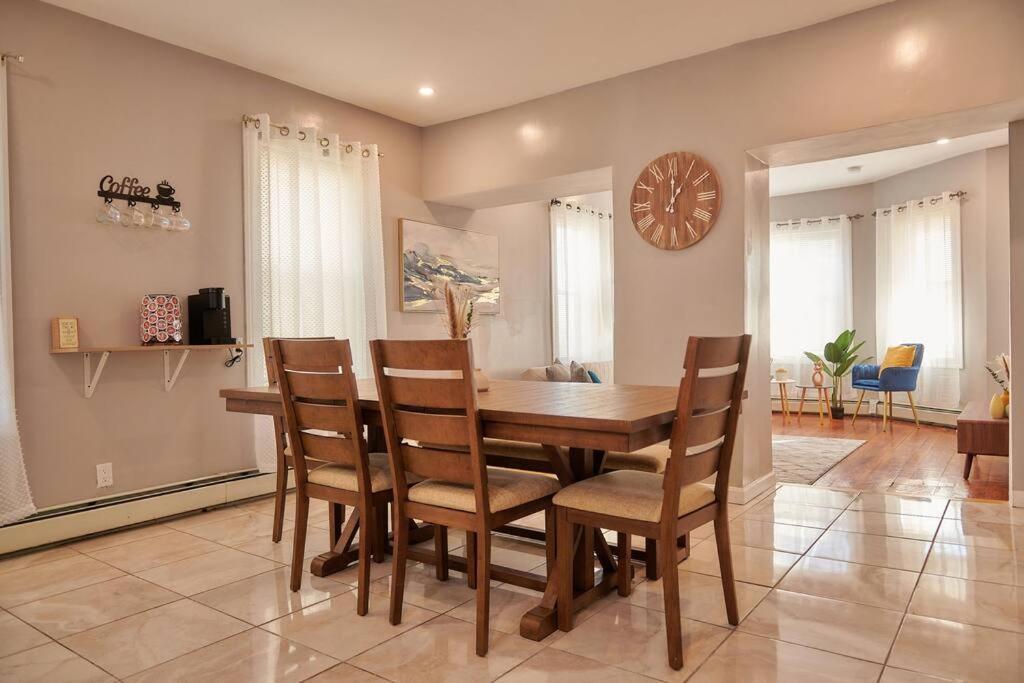 Cozy Apartment 1St 10Min Walk Downtown And City View Providence Esterno foto
