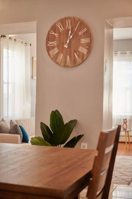Cozy Apartment 1St 10Min Walk Downtown And City View Providence Esterno foto