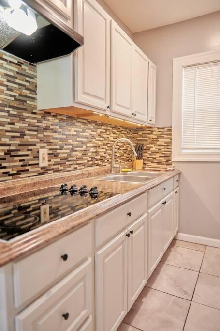 Cozy Apartment 1St 10Min Walk Downtown And City View Providence Esterno foto