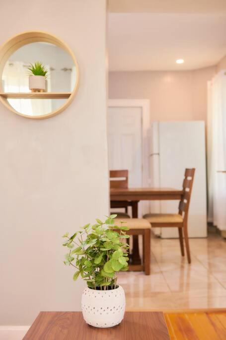 Cozy Apartment 1St 10Min Walk Downtown And City View Providence Esterno foto