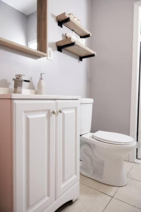 Cozy Apartment 1St 10Min Walk Downtown And City View Providence Esterno foto