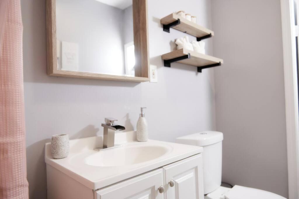 Cozy Apartment 1St 10Min Walk Downtown And City View Providence Esterno foto